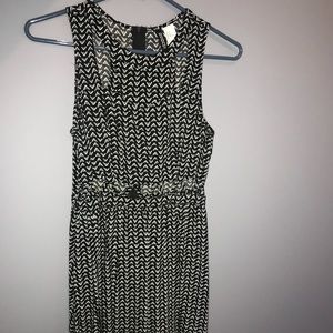 H&M dress, cross section cutouts at mid-abdomen